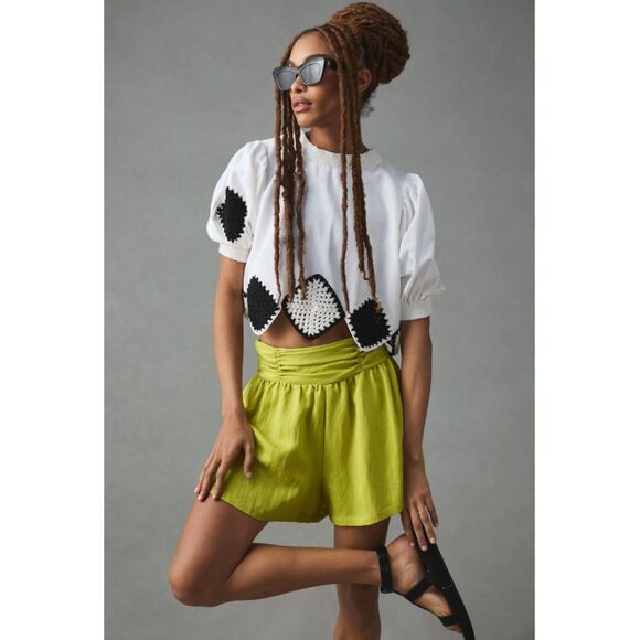 Anthropologie Pants - By Anthropologie Ruched shorts size small